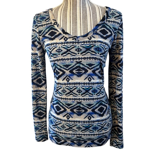 Rue21 Tops - Rue21 Top Medium Geometric Blue Tan Cream Tribal Long Sleeve VNeck Soft Stretch